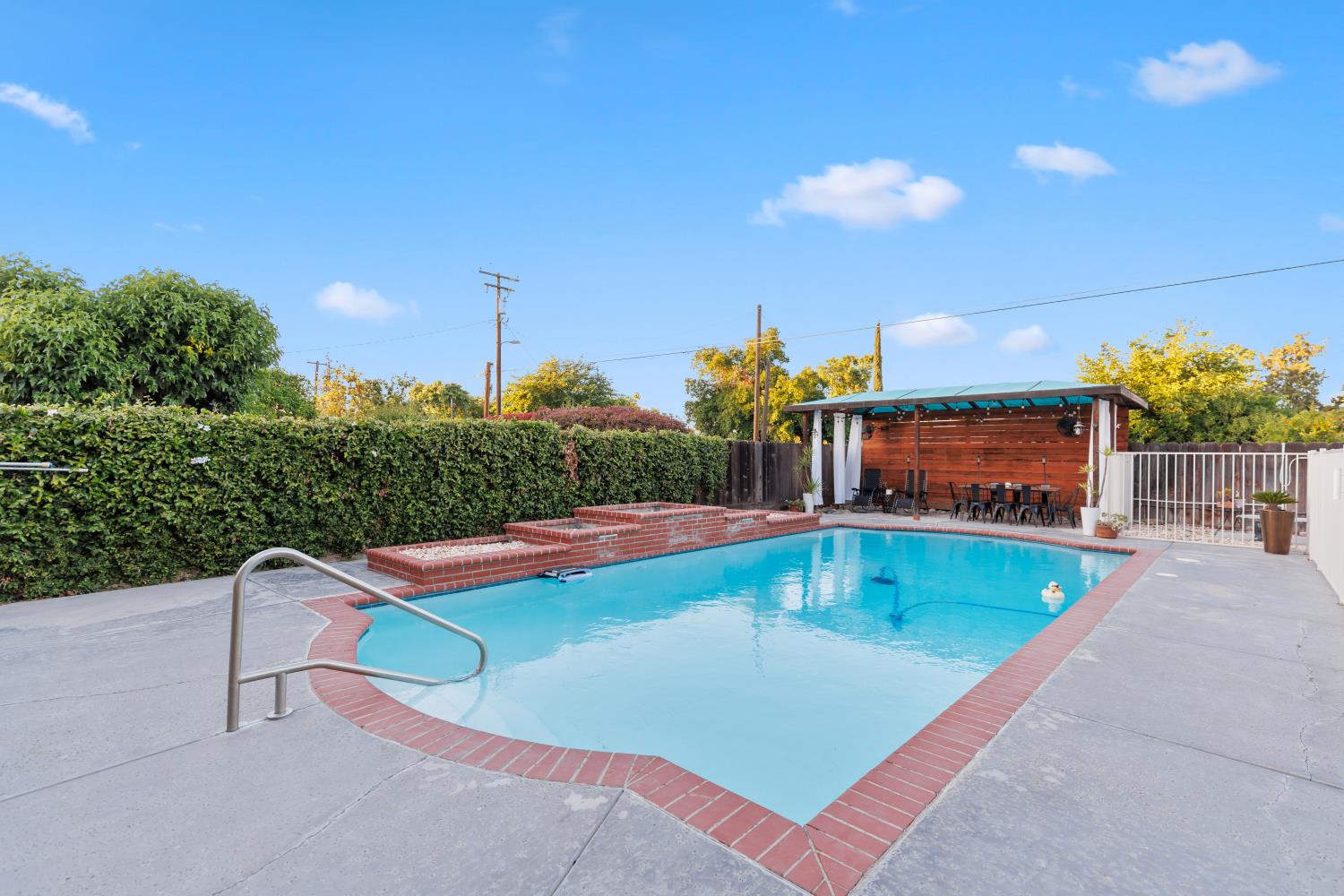 201 N 7th St, Patterson, CA 95363