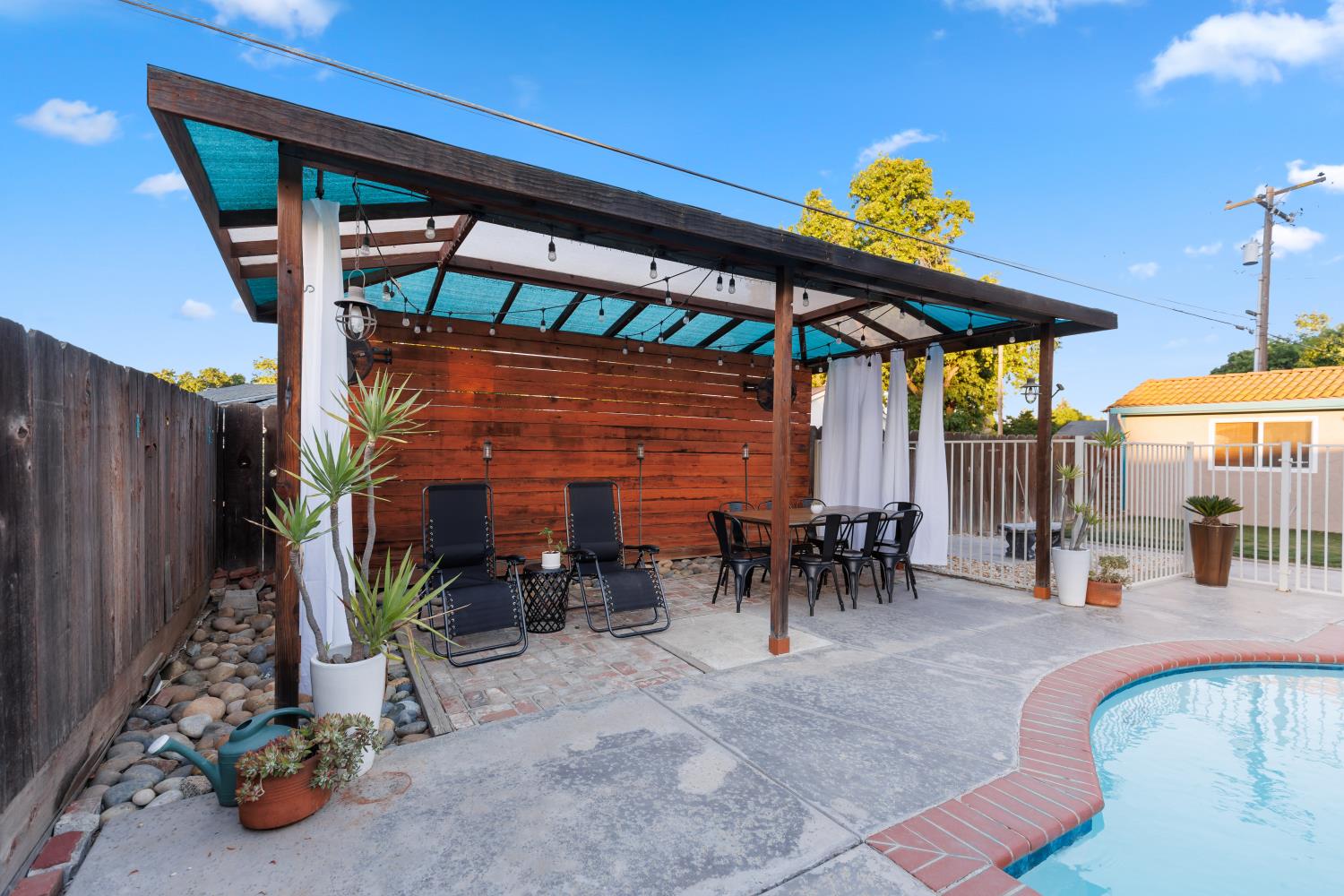201 N 7th St, Patterson, CA 95363