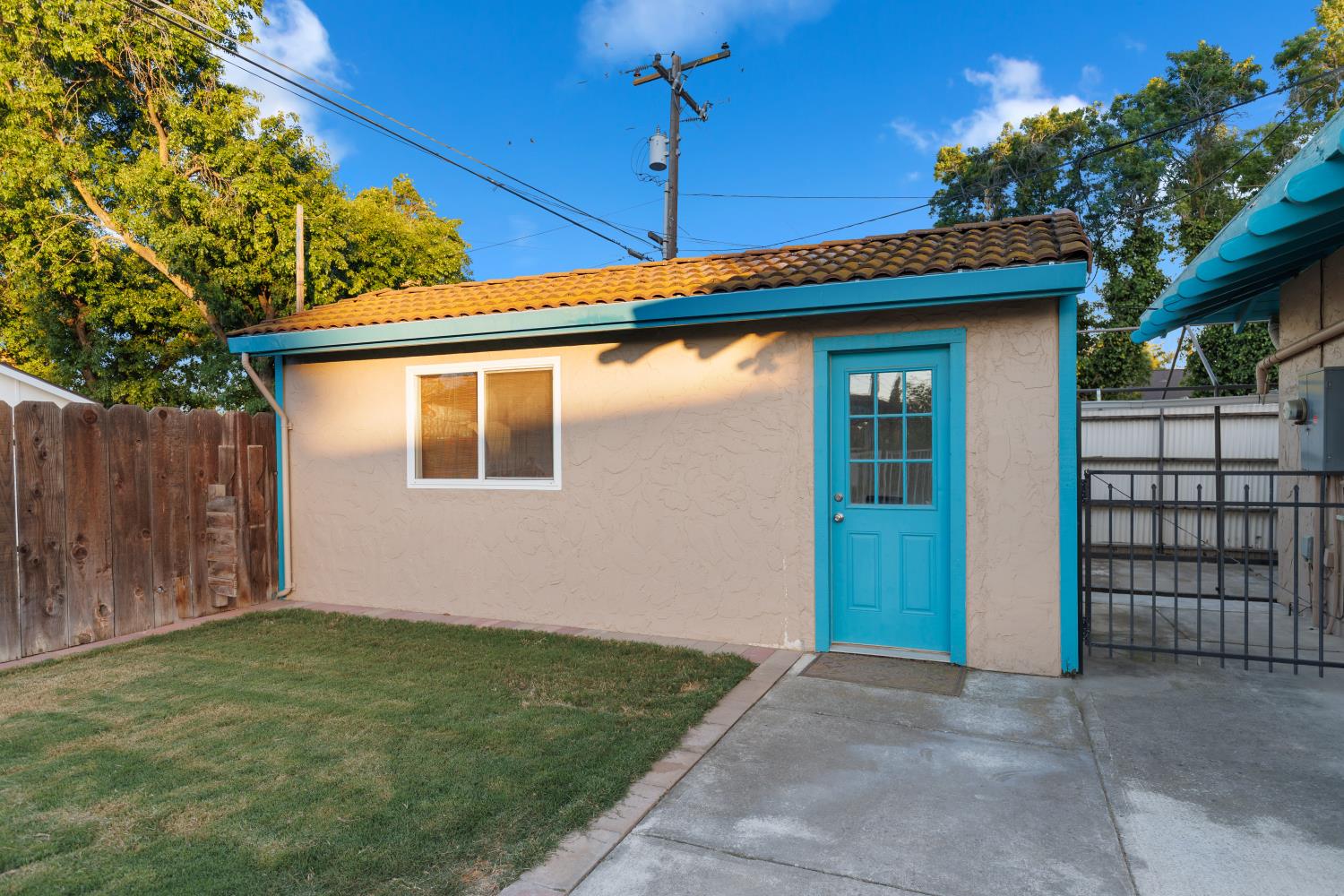 201 N 7th St, Patterson, CA 95363