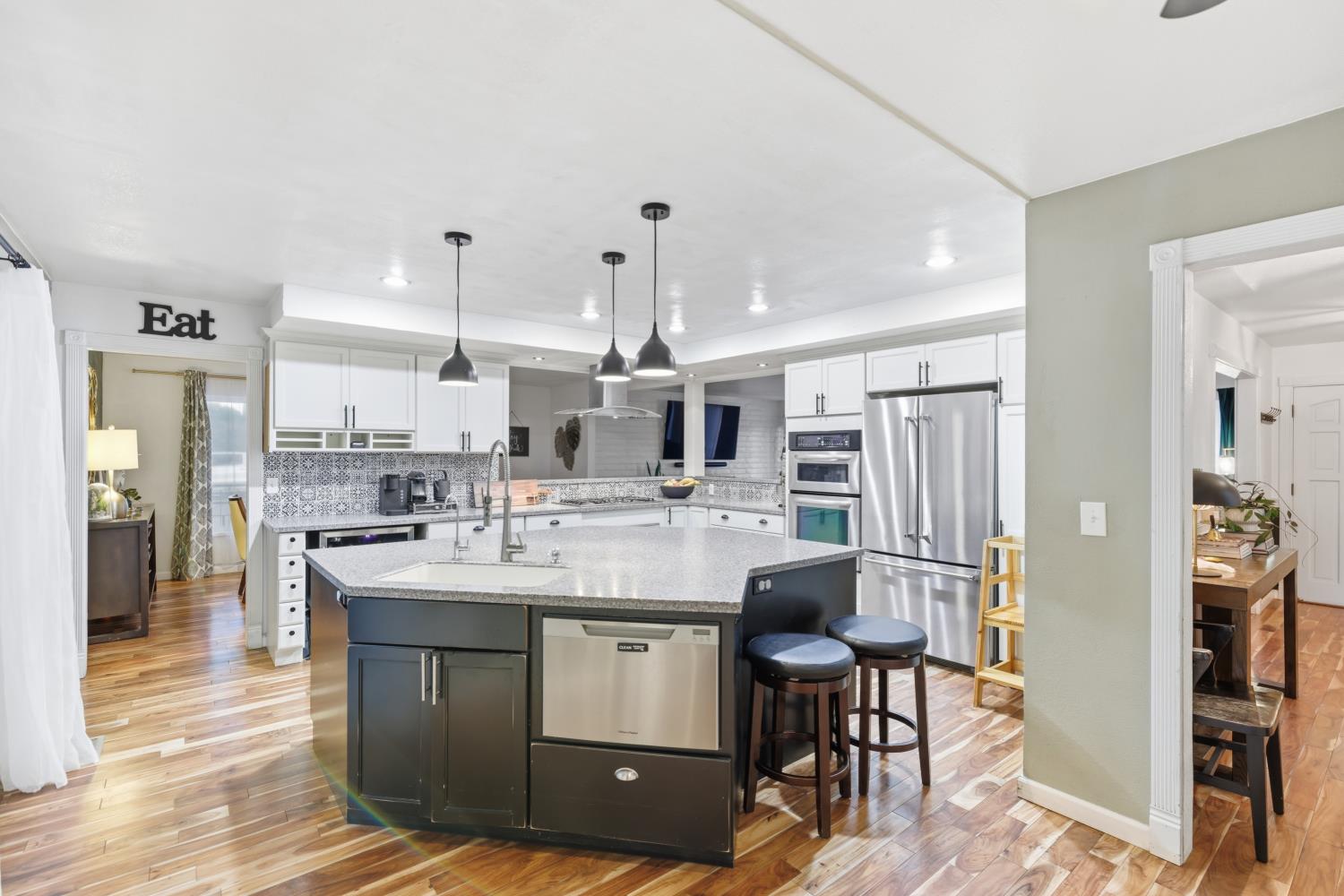 201 N 7th St, Patterson, CA 95363