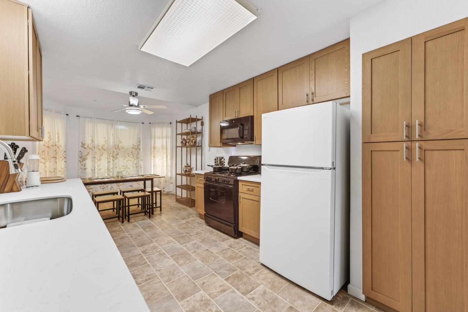 1804 Rouse Ave, Modesto, CA 95351