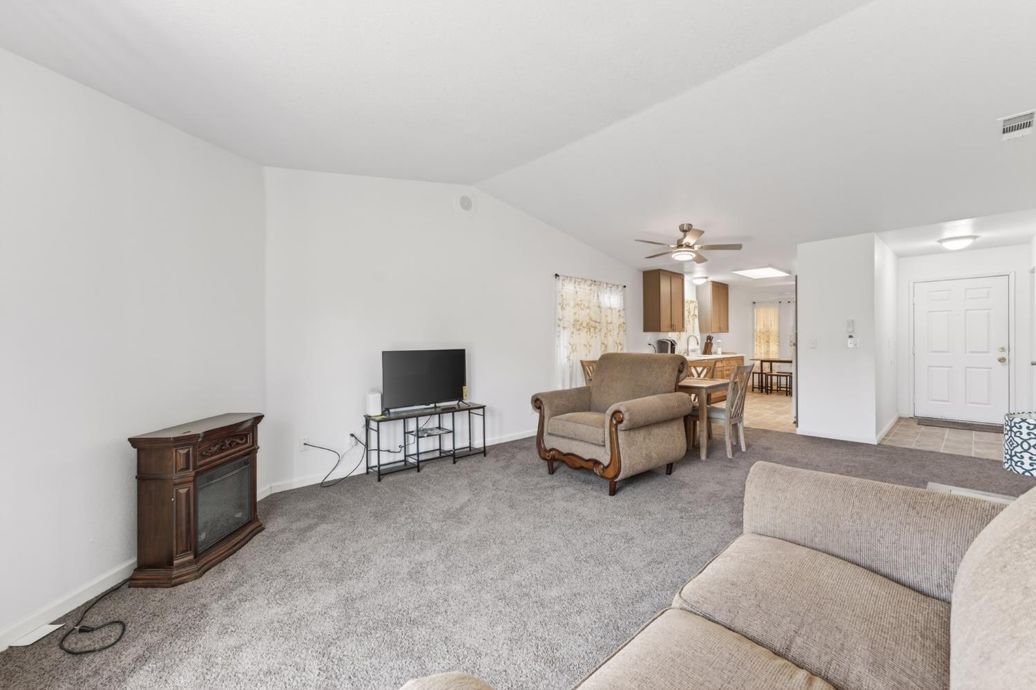 1804 Rouse Ave, Modesto, CA 95351