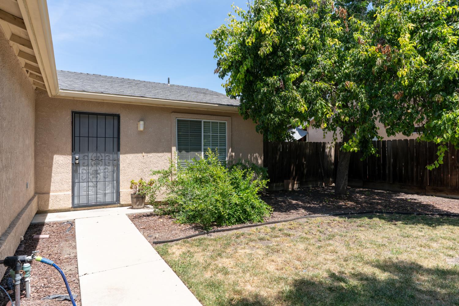 2166 Mccurdy St, Dos Palos, CA 93620