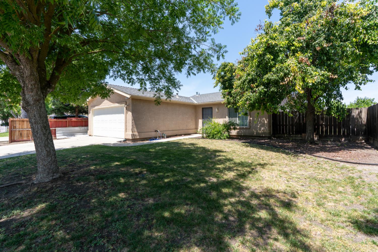 2166 Mccurdy St, Dos Palos, CA 93620
