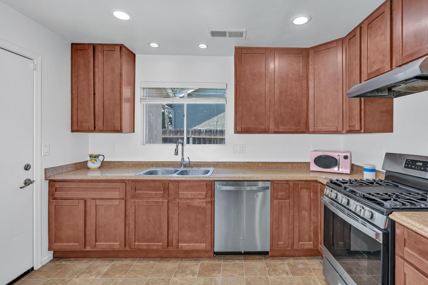2166 Mccurdy St, Dos Palos, CA 93620