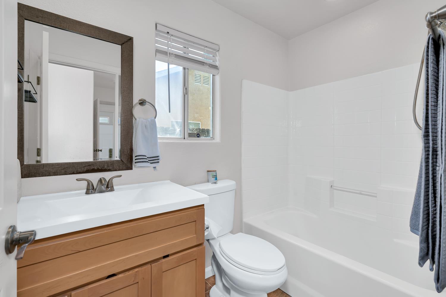 2166 Mccurdy St, Dos Palos, CA 93620