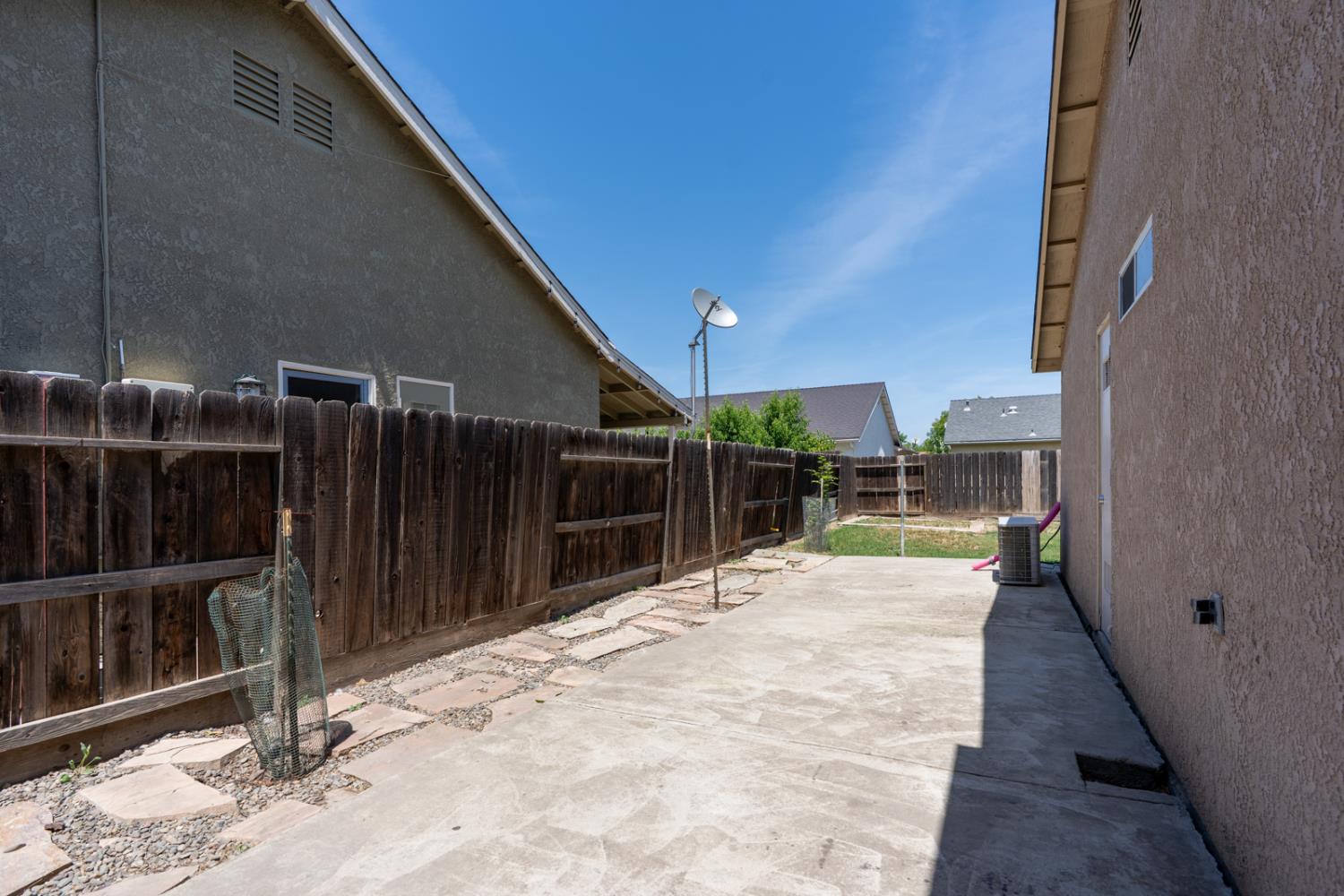 2166 Mccurdy St, Dos Palos, CA 93620