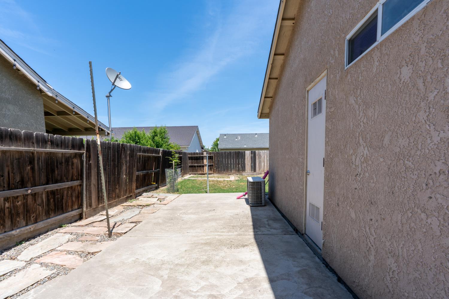 2166 Mccurdy St, Dos Palos, CA 93620