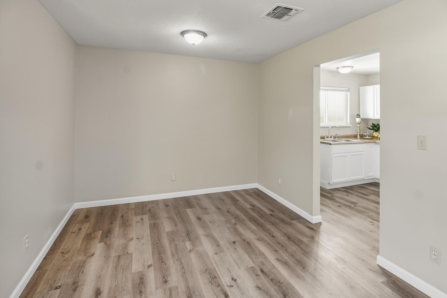 660 S 3rd St, Chowchilla, CA 93610