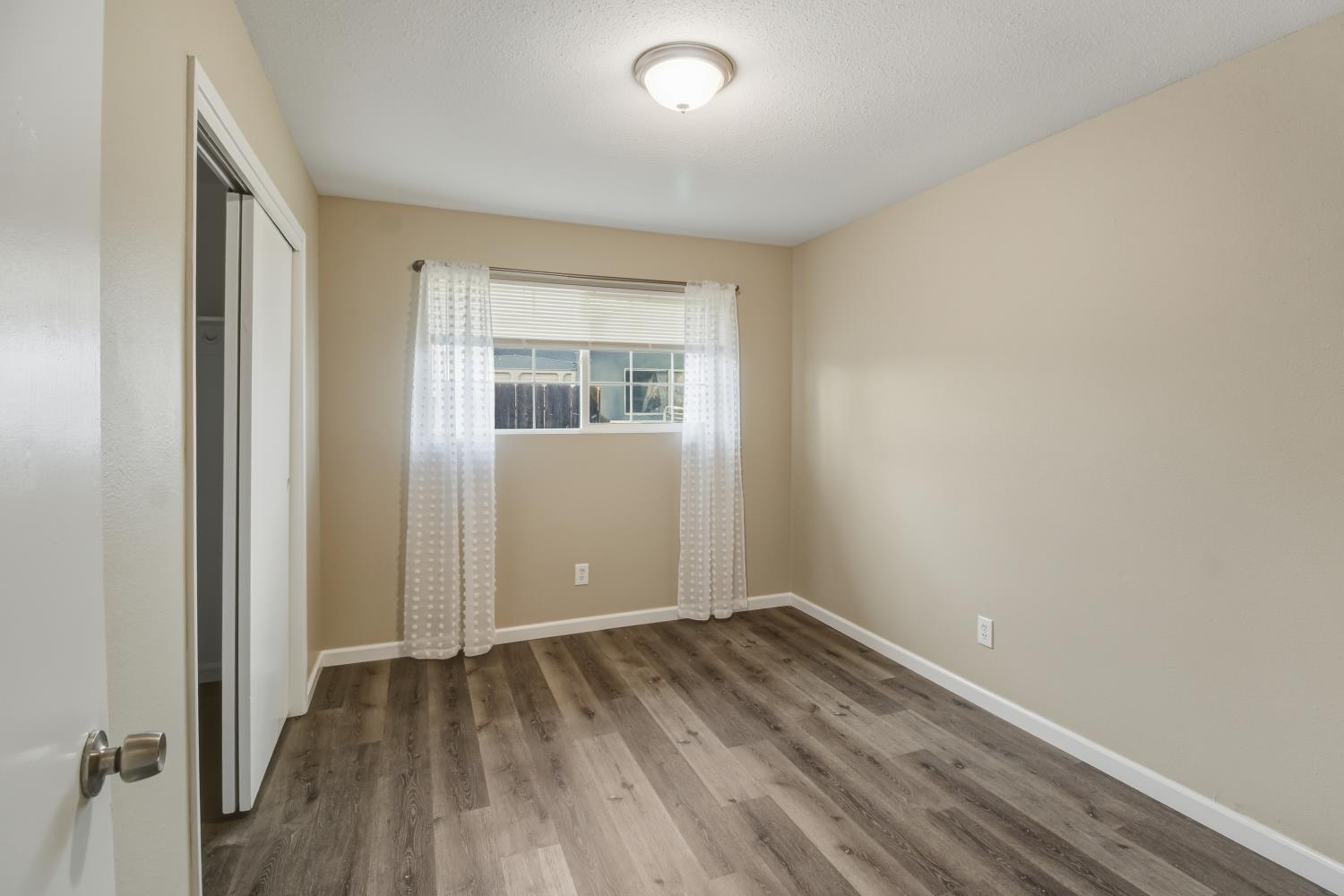 660 S 3rd St, Chowchilla, CA 93610
