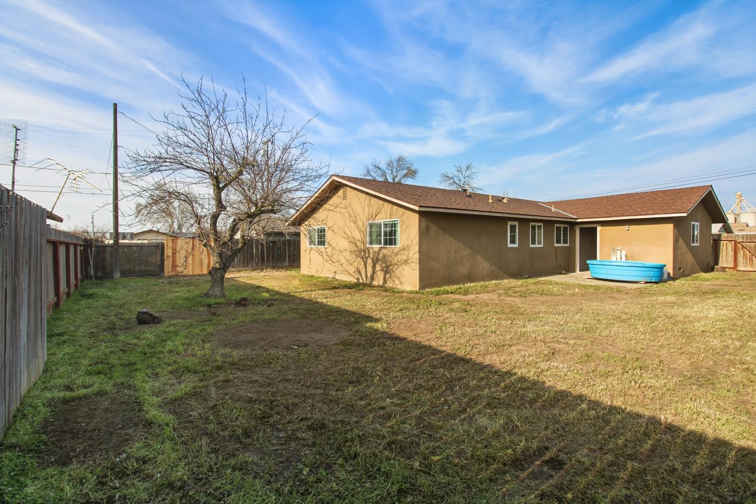 660 S 3rd St, Chowchilla, CA 93610