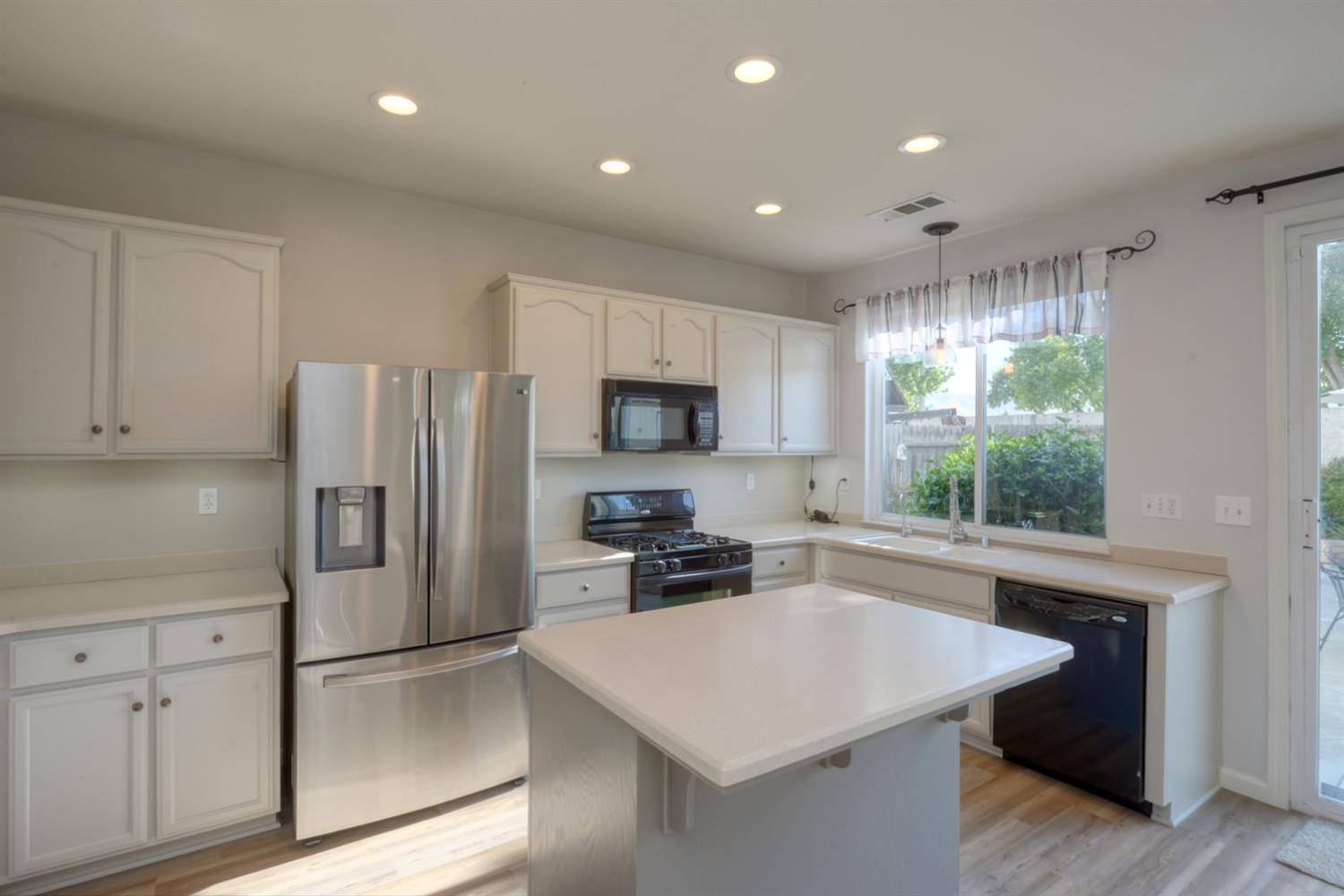 701 Beck Creek Ln, Patterson, CA 95363