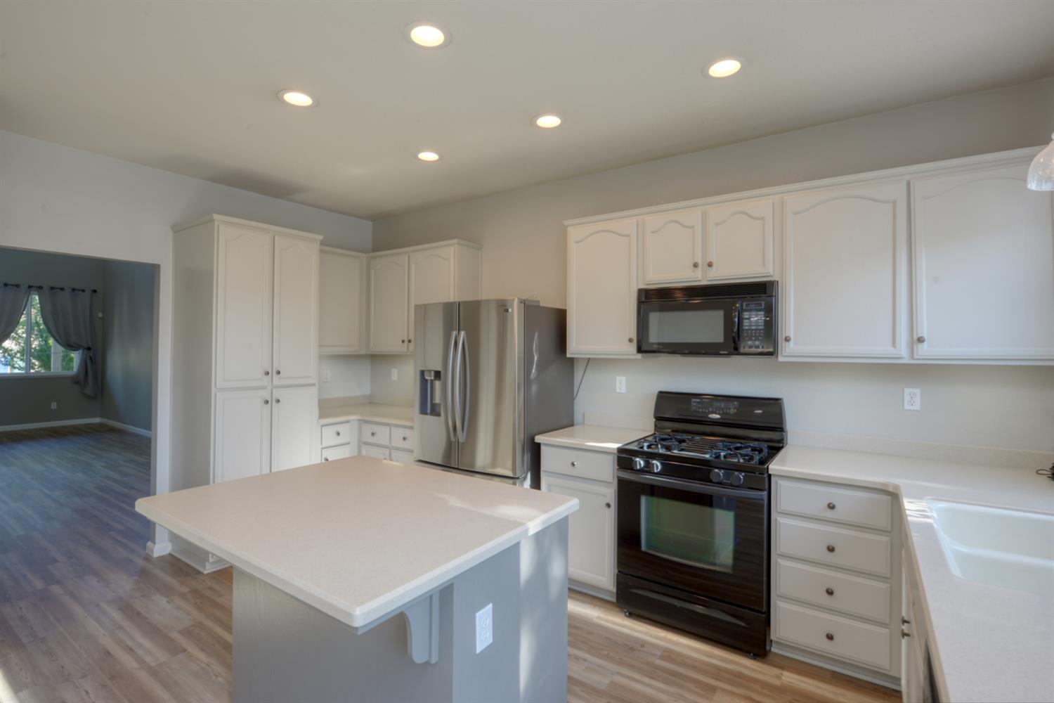701 Beck Creek Ln, Patterson, CA 95363