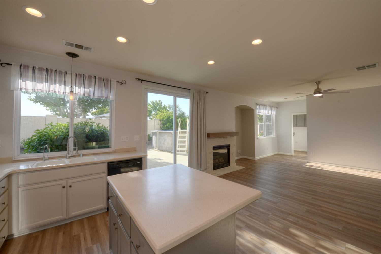 701 Beck Creek Ln, Patterson, CA 95363