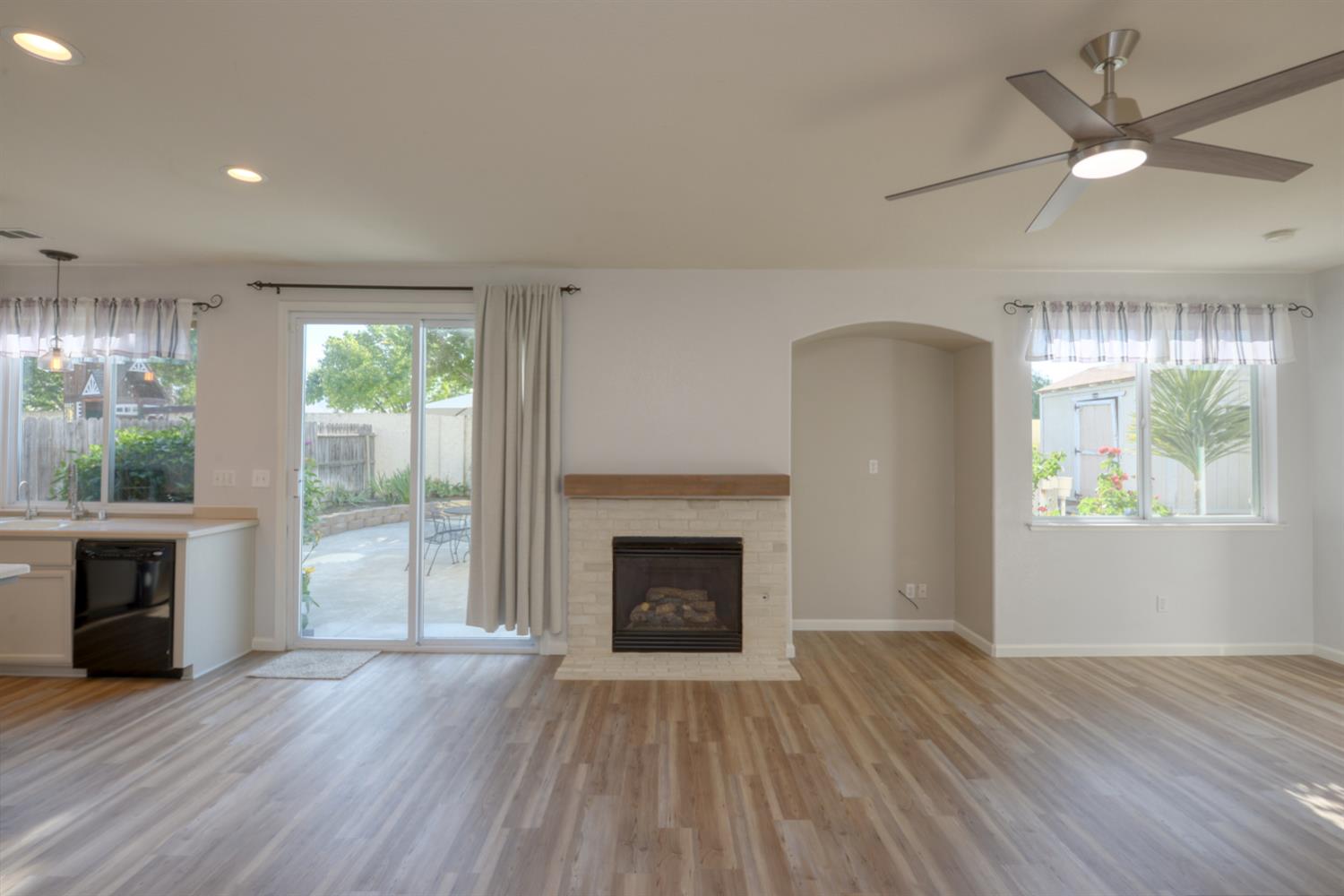 701 Beck Creek Ln, Patterson, CA 95363