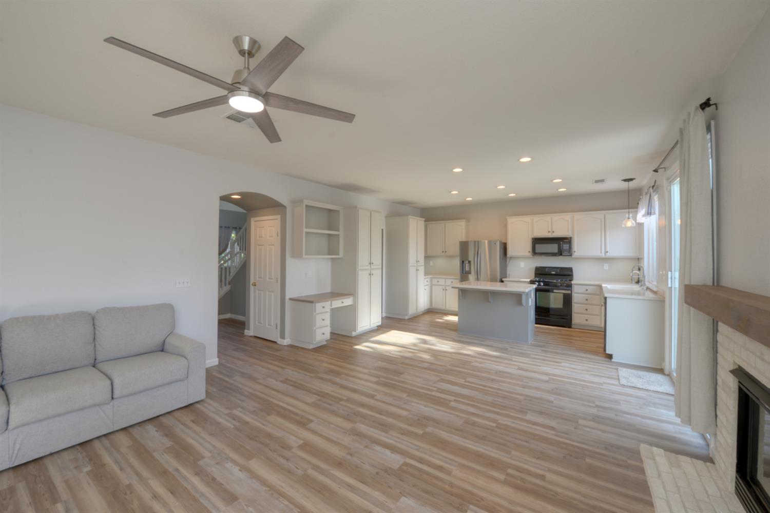 701 Beck Creek Ln, Patterson, CA 95363