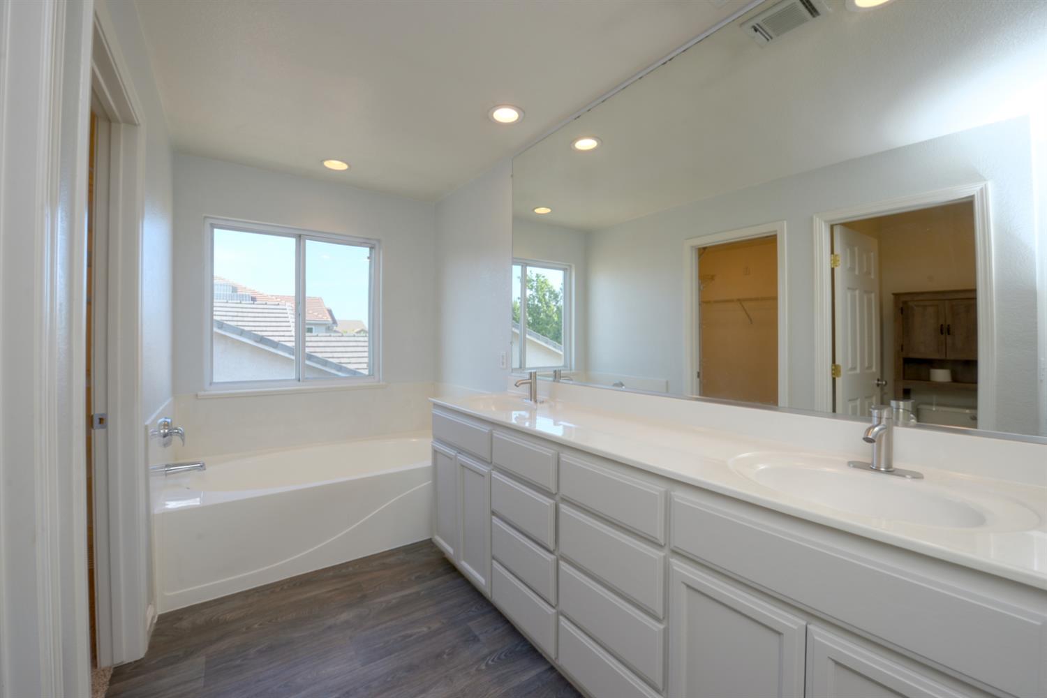 701 Beck Creek Ln, Patterson, CA 95363
