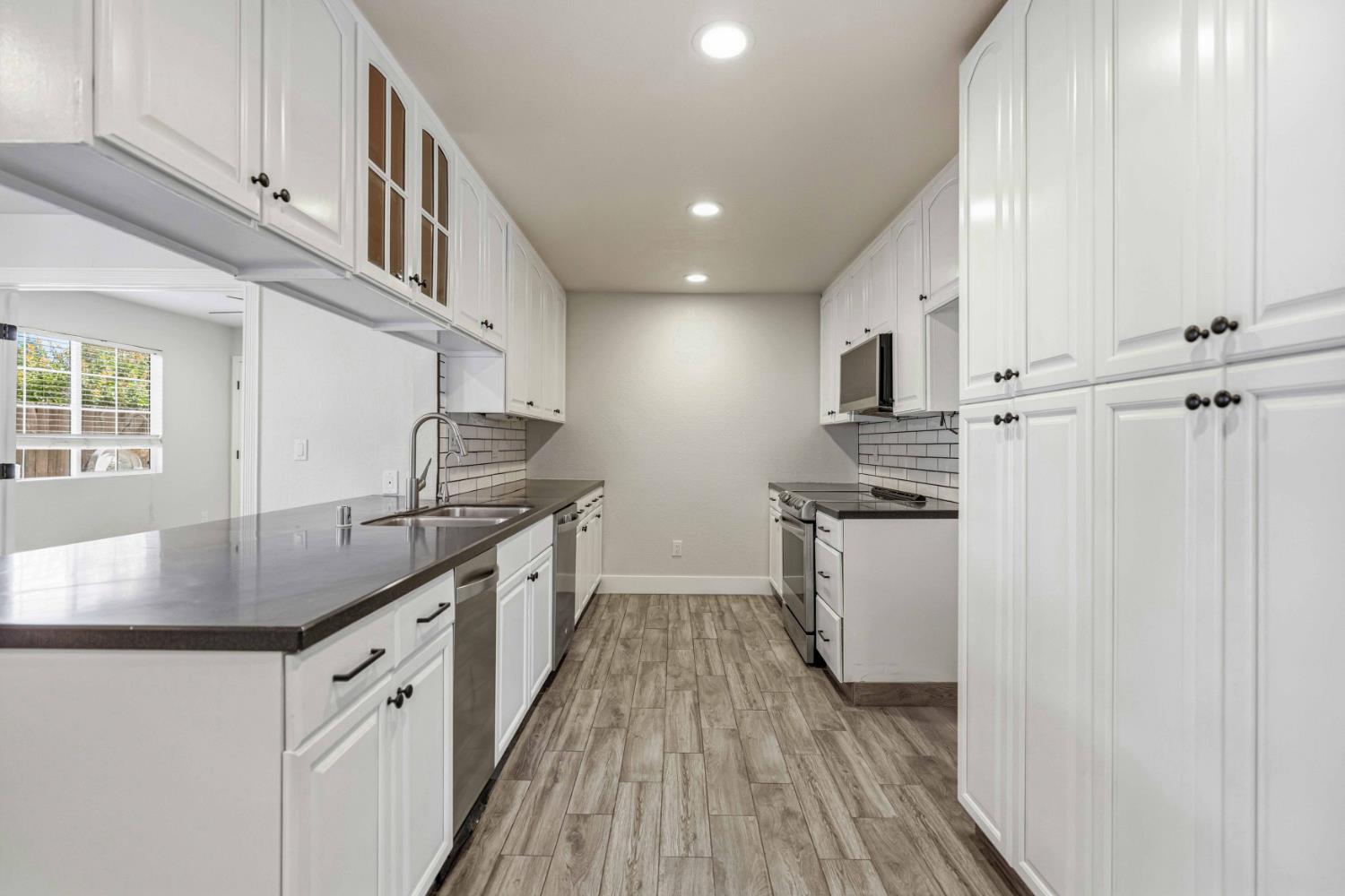 1464 Denise Dr, Ripon, CA 95366