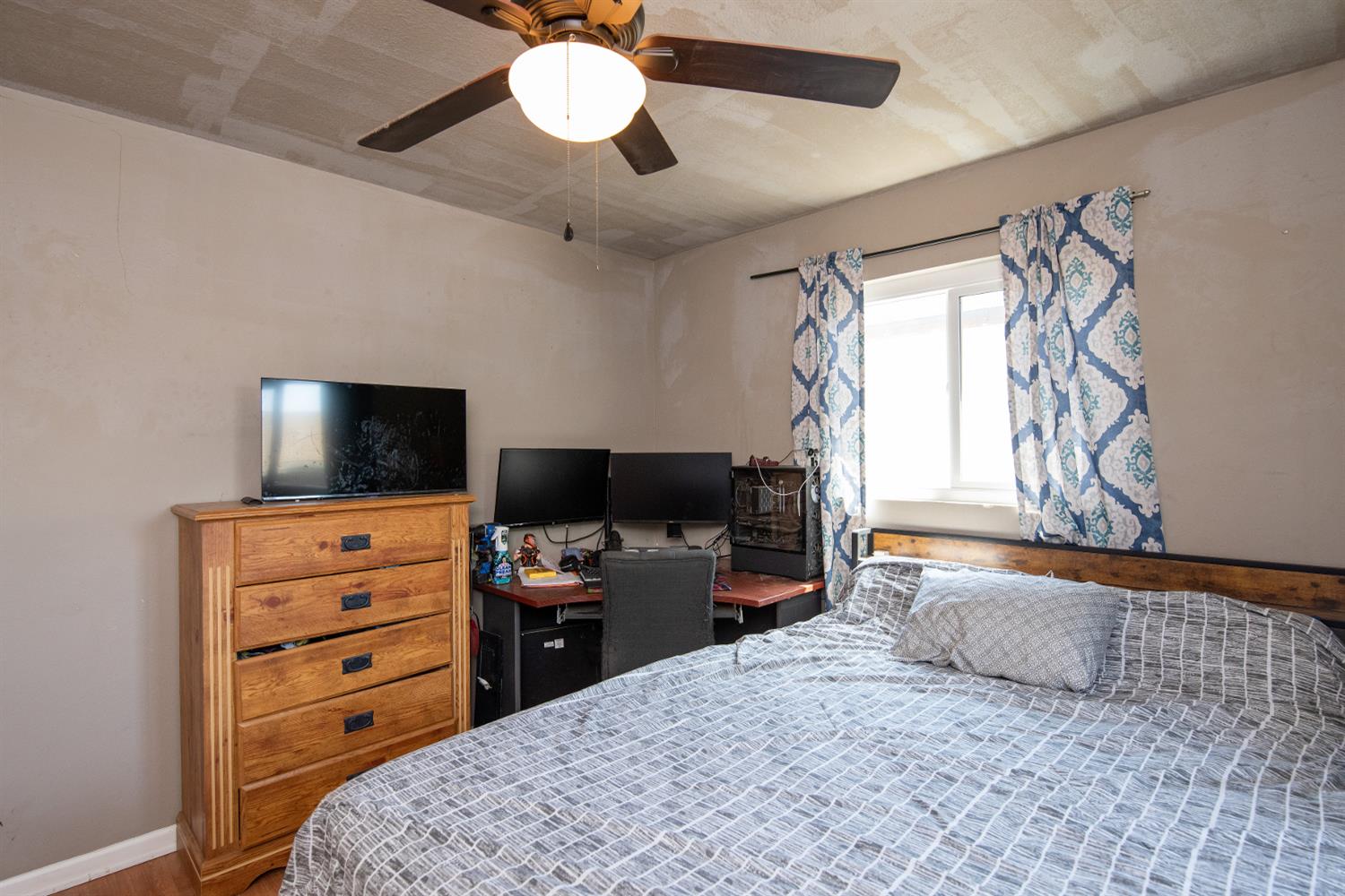 252 E Clinton Ave, Atwater, CA 95301