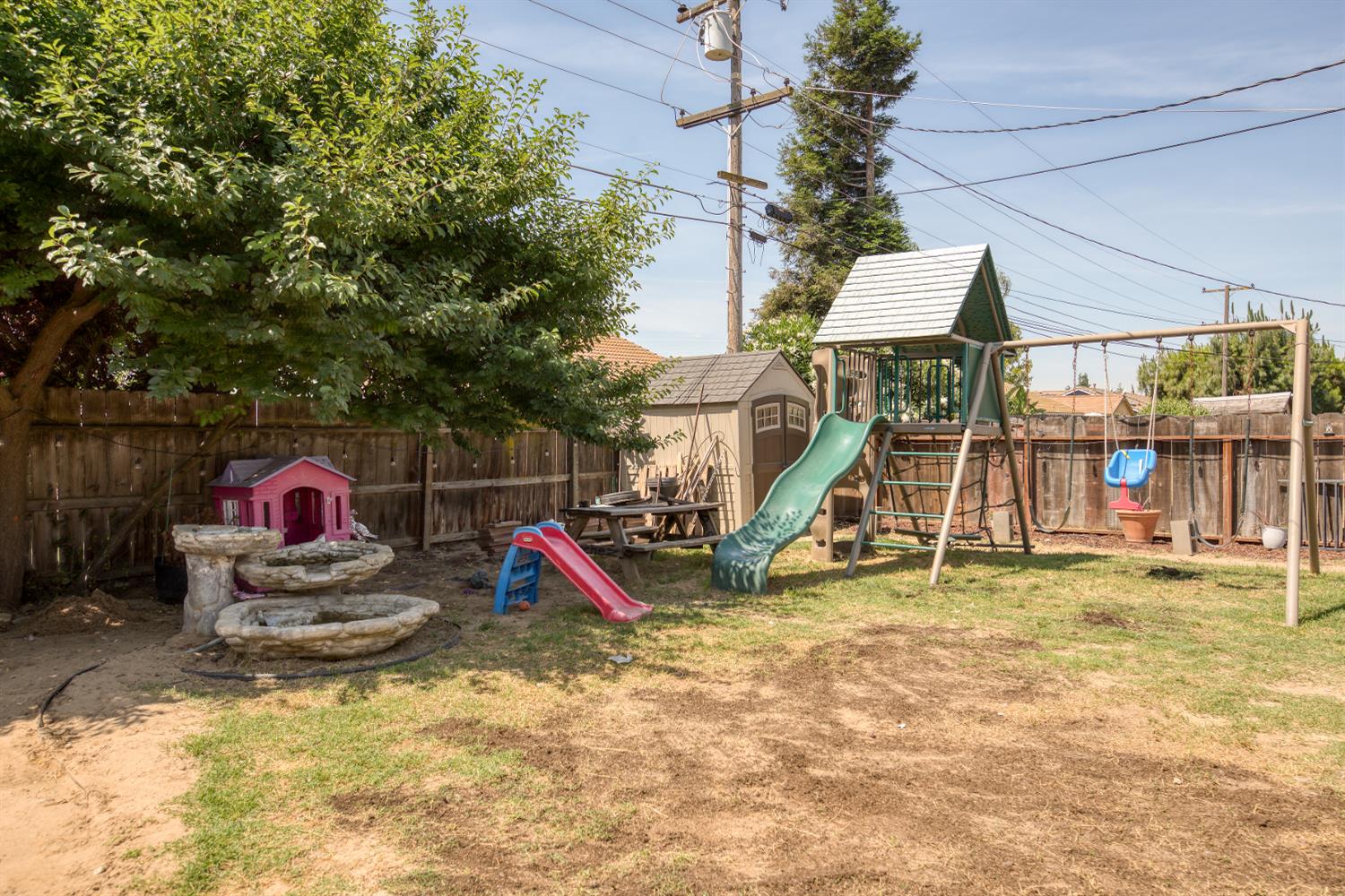 252 E Clinton Ave, Atwater, CA 95301
