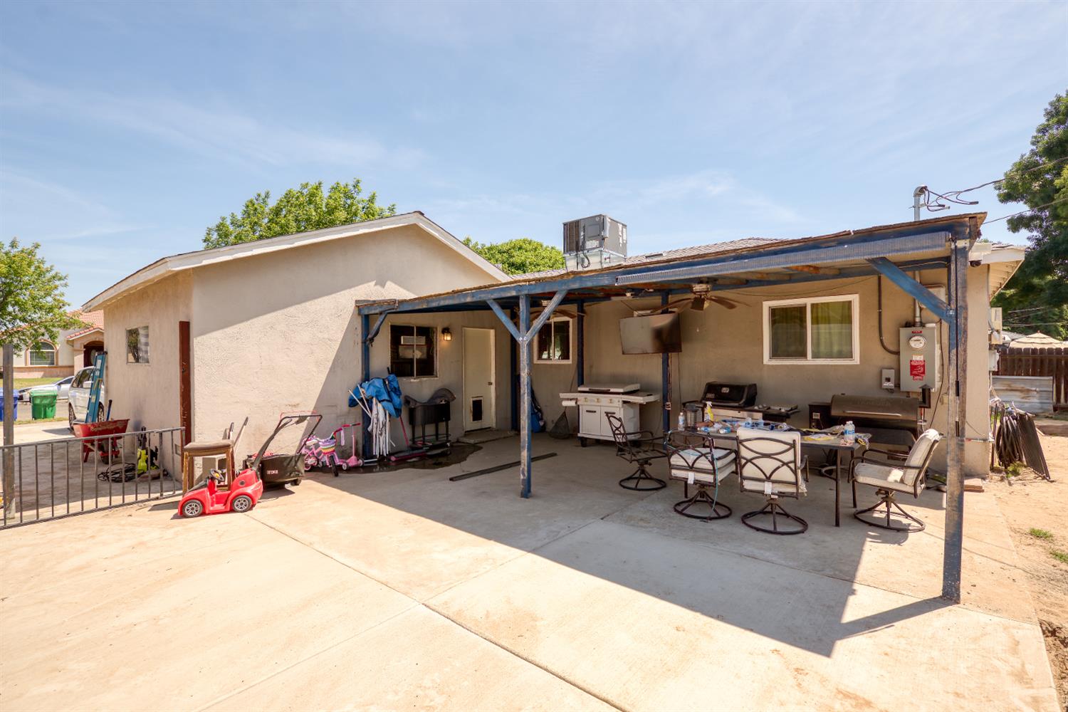 252 E Clinton Ave, Atwater, CA 95301