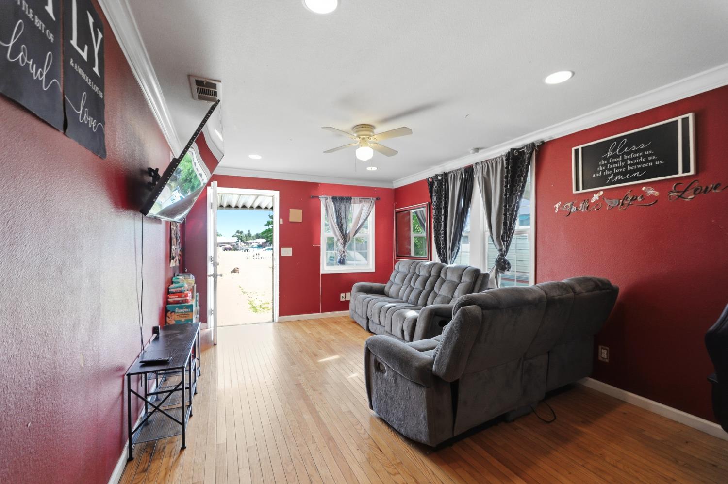 1820 E 23rd St, Merced, CA 95340