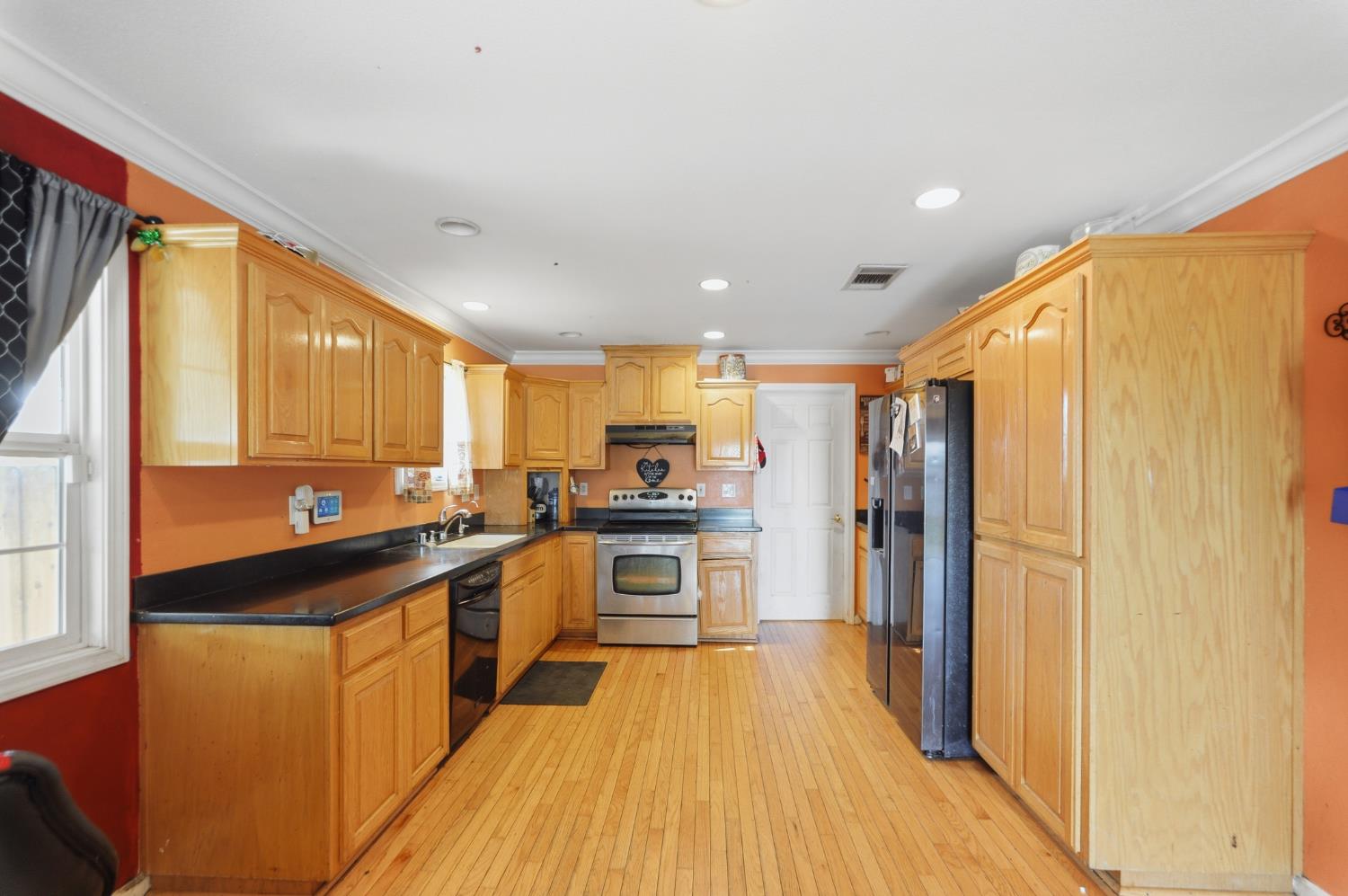 1820 E 23rd St, Merced, CA 95340