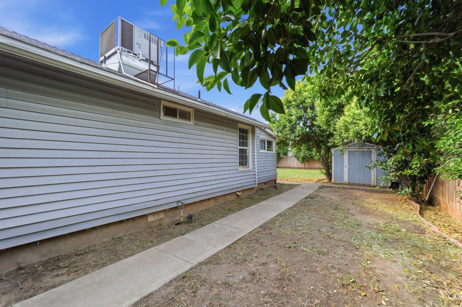 1820 E 23rd St, Merced, CA 95340