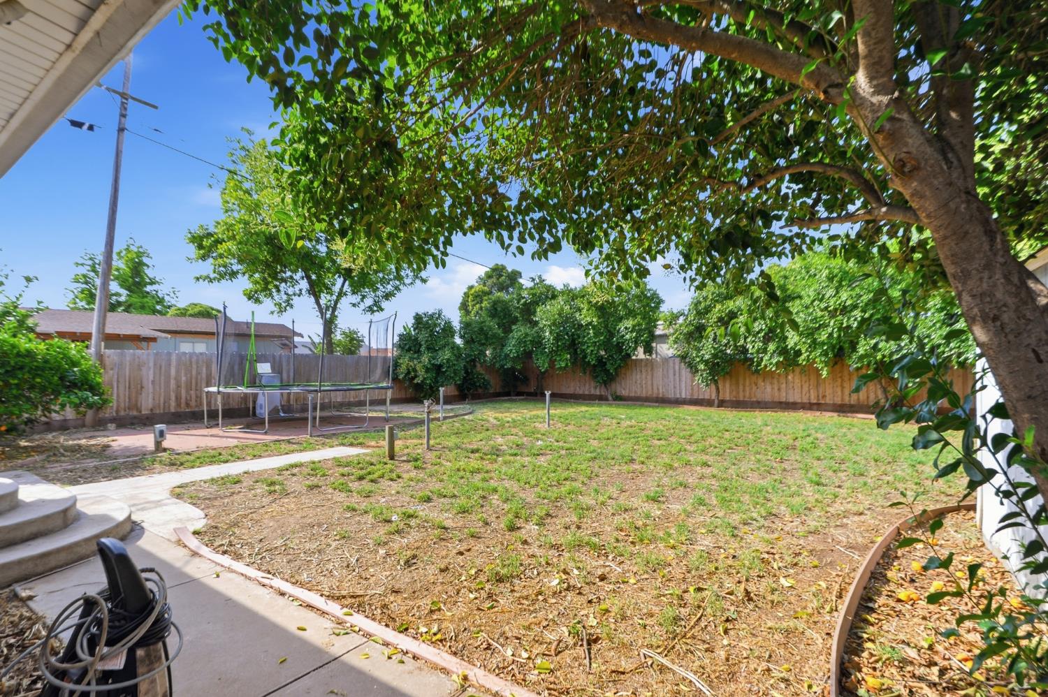 1820 E 23rd St, Merced, CA 95340