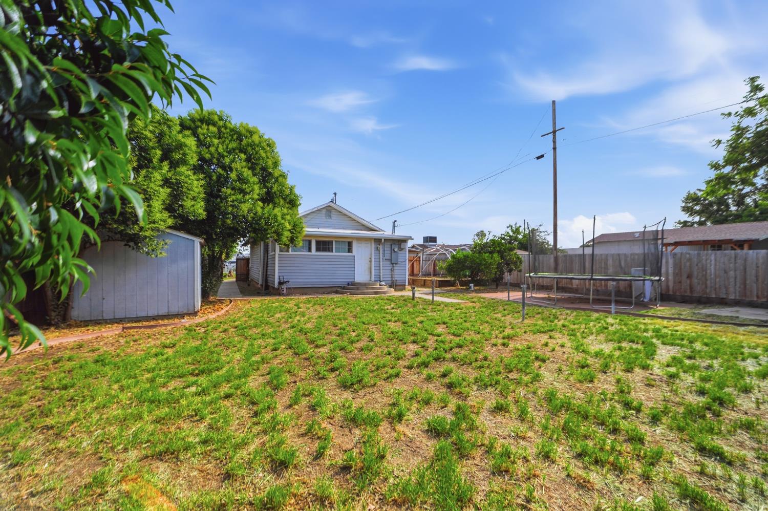 1820 E 23rd St, Merced, CA 95340
