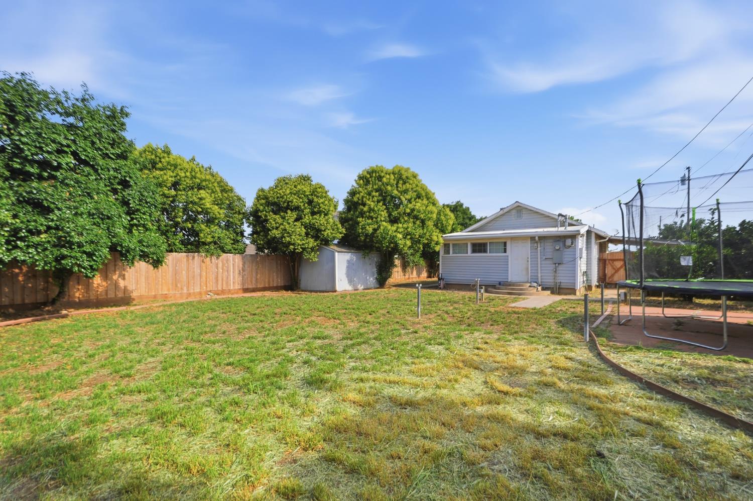 1820 E 23rd St, Merced, CA 95340