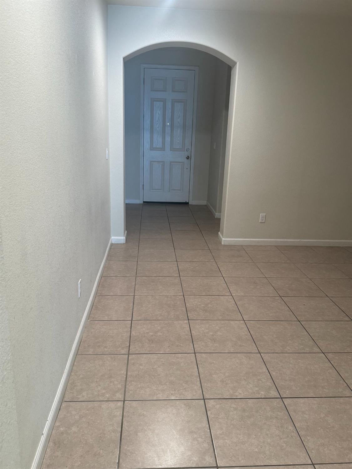 651 Pinelli Dr, Los Banos, CA 93635