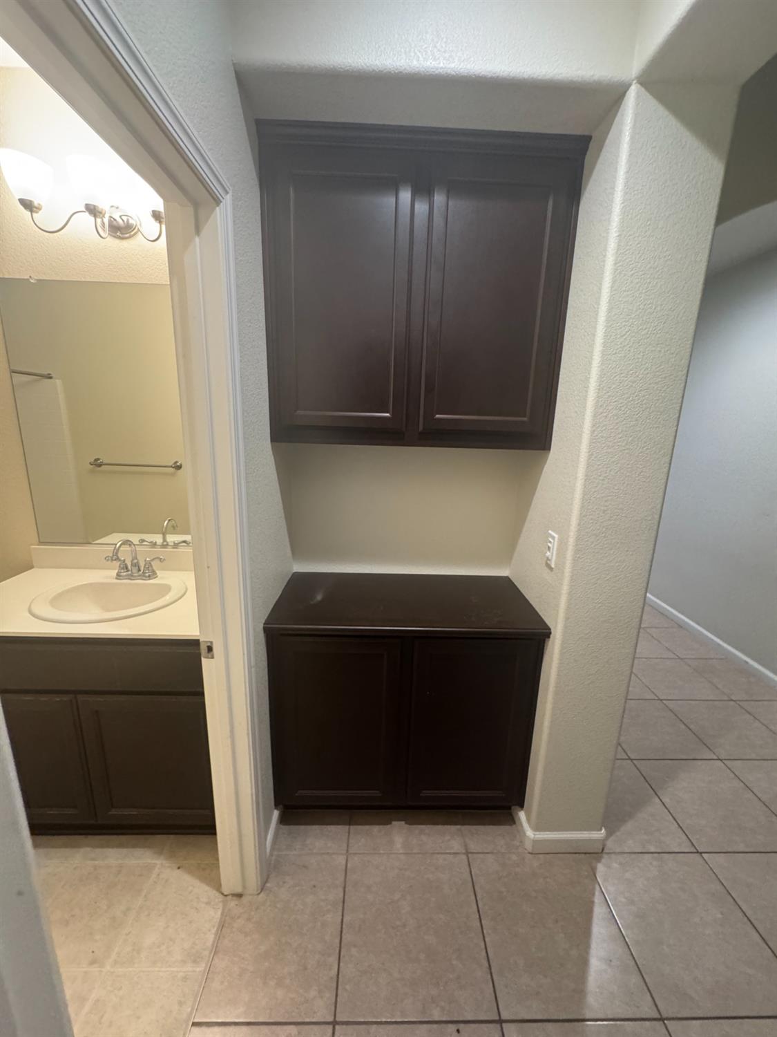 651 Pinelli Dr, Los Banos, CA 93635