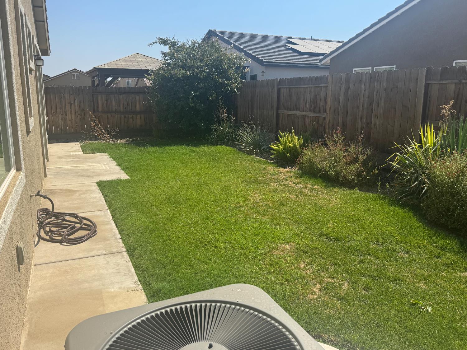 651 Pinelli Dr, Los Banos, CA 93635