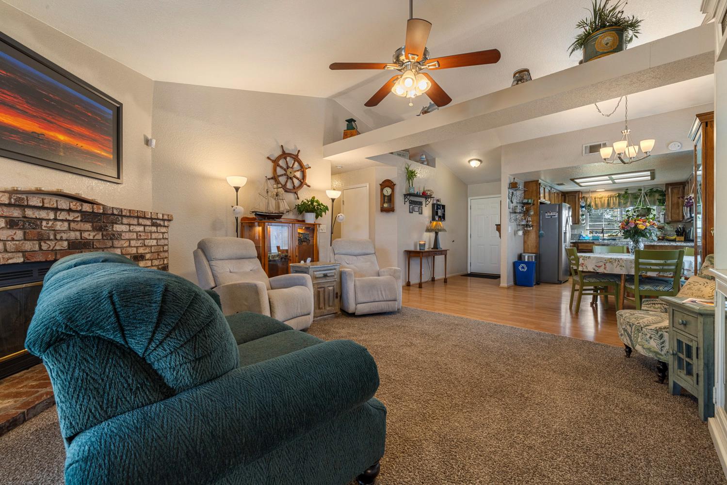 1121 Raymond Dr, Modesto, CA 95351