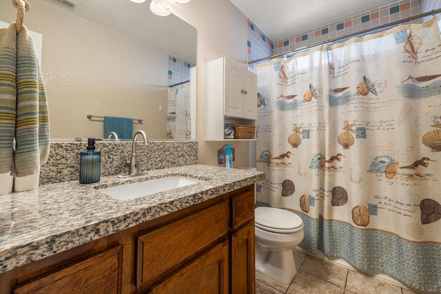 1121 Raymond Dr, Modesto, CA 95351