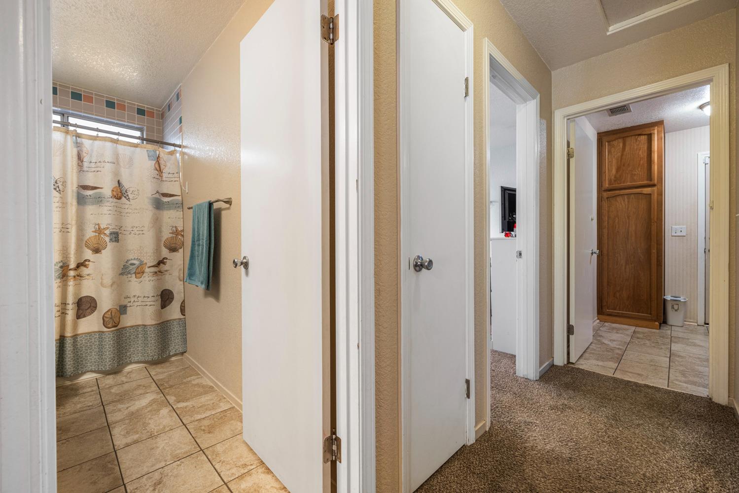 1121 Raymond Dr, Modesto, CA 95351