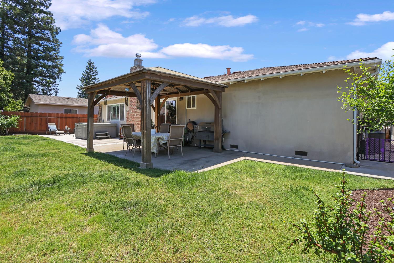 1980 Clemson Ct, Turlock, CA 95382