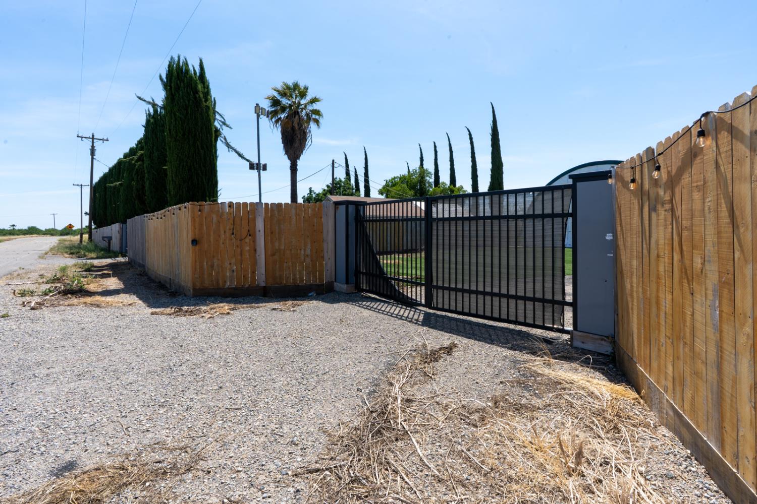 7251 Plainsburg Rd, Le Grand, CA 95333