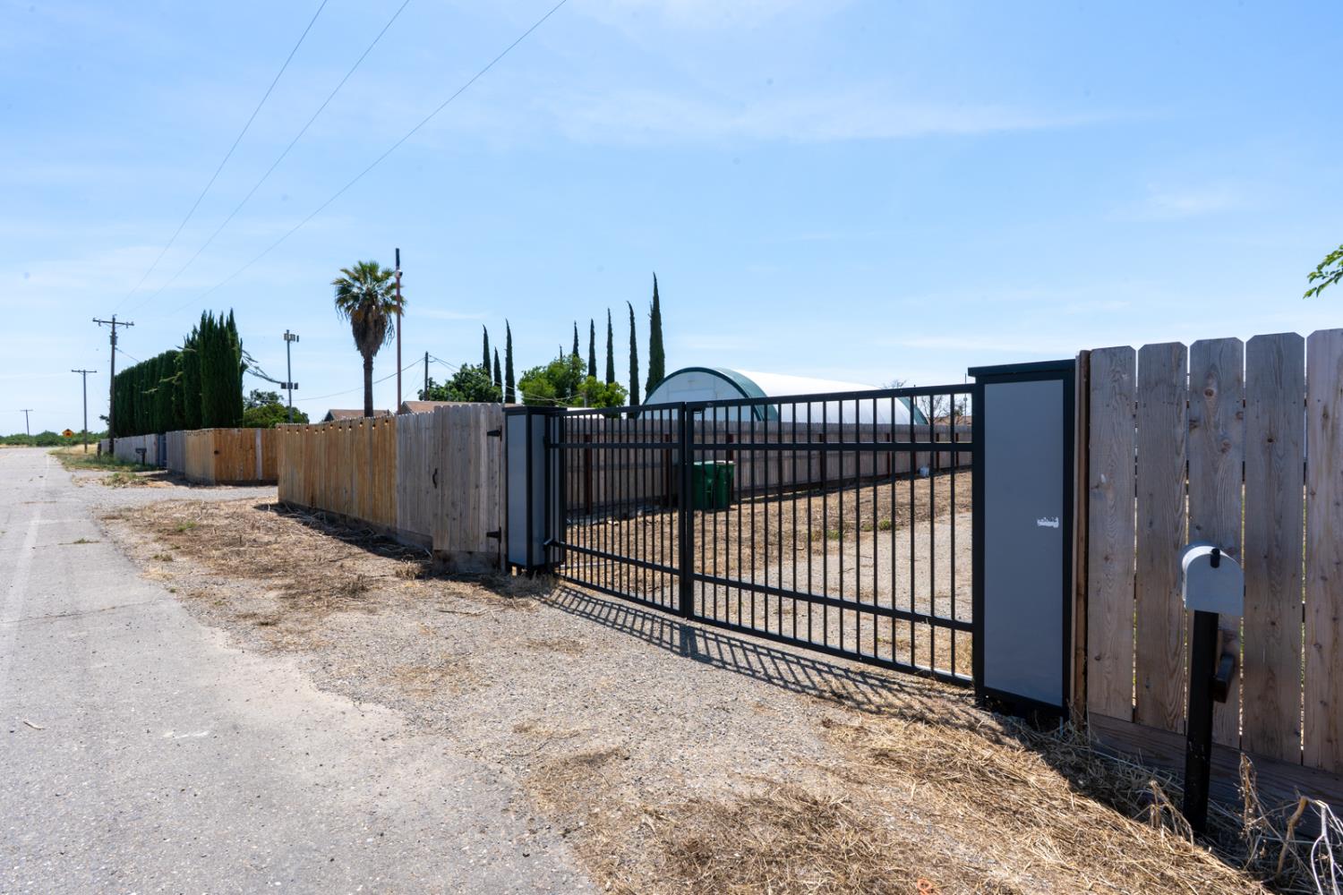 7251 Plainsburg Rd, Le Grand, CA 95333