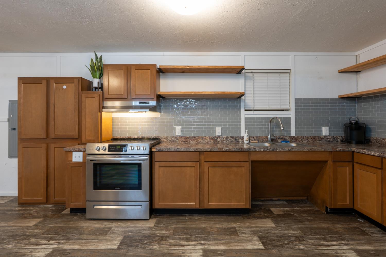 7251 Plainsburg Rd, Le Grand, CA 95333
