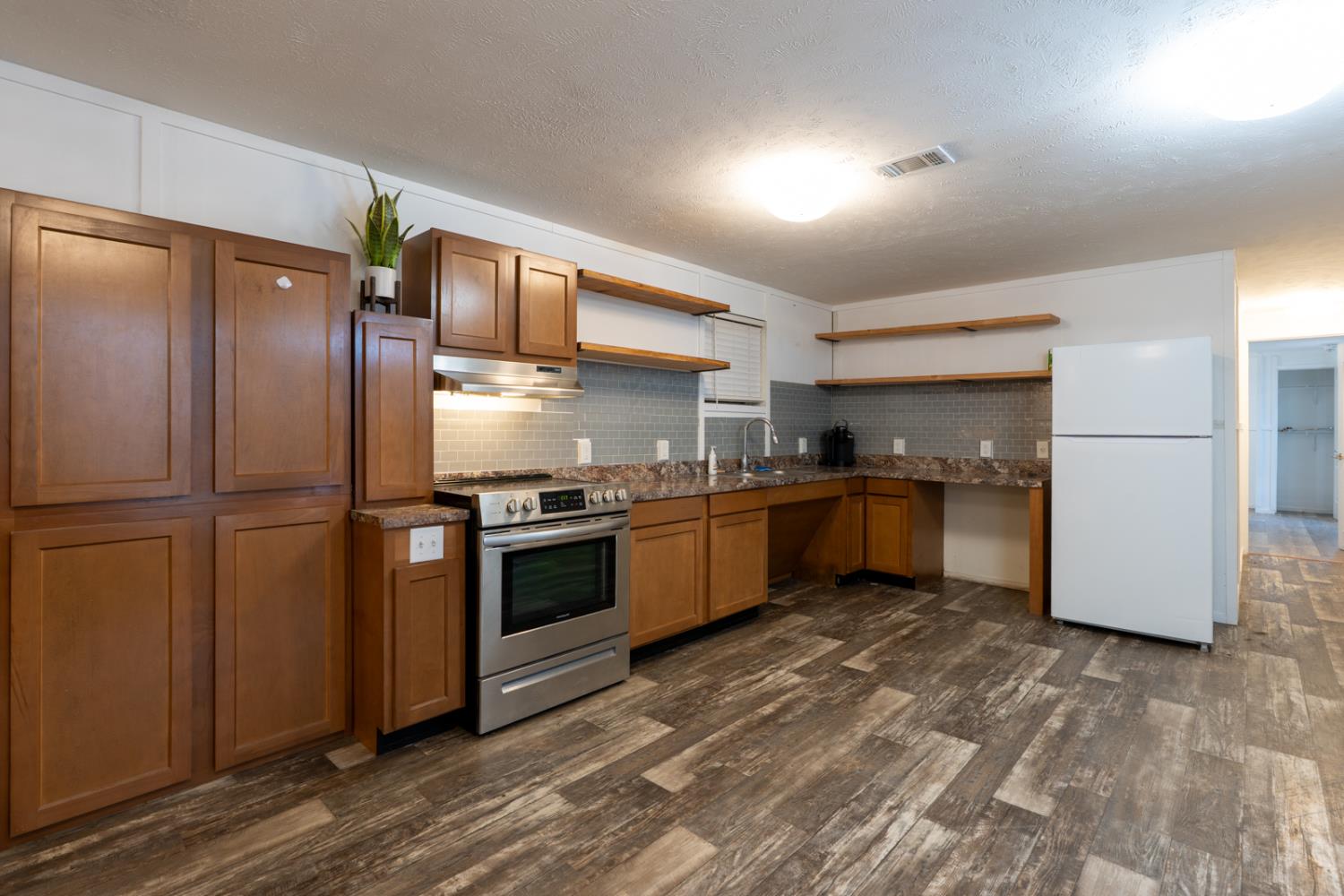 7251 Plainsburg Rd, Le Grand, CA 95333