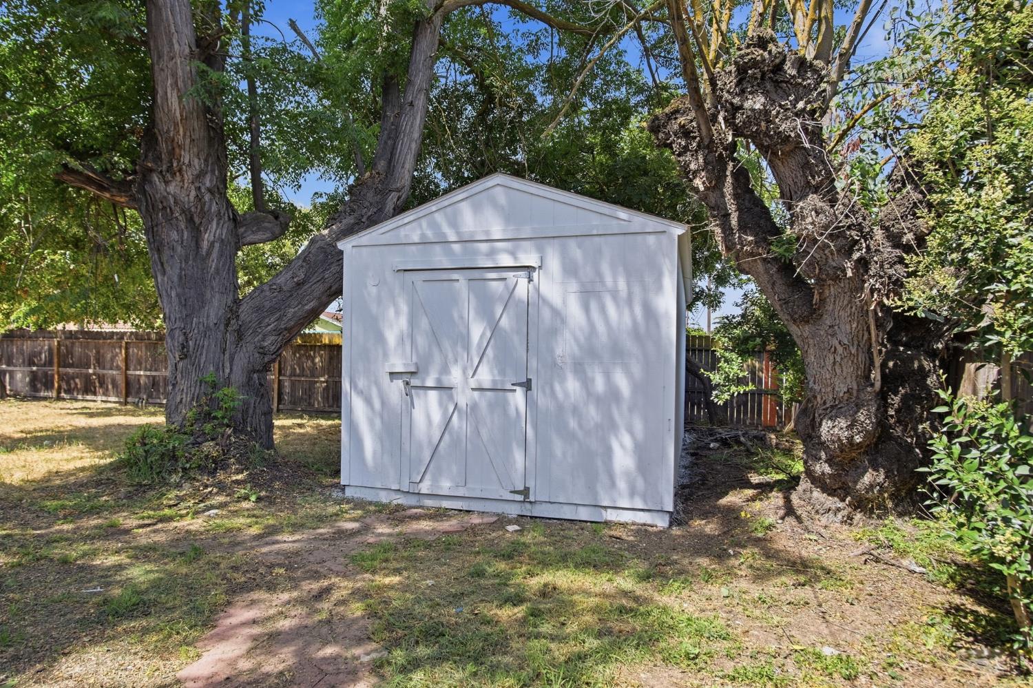 1451 Kent Way, Modesto, CA 95355