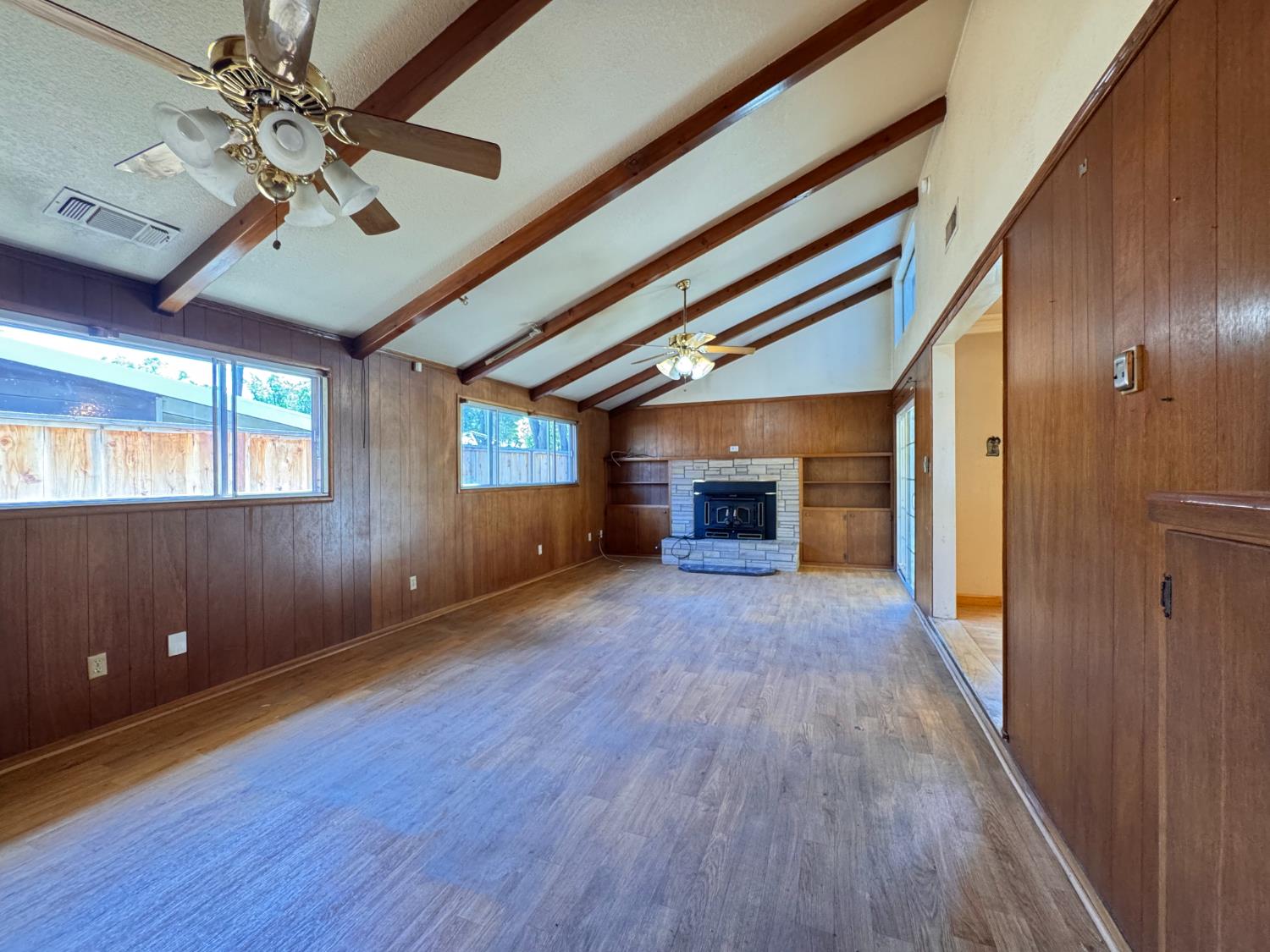1422 Oakwood Dr, Modesto, CA 95350