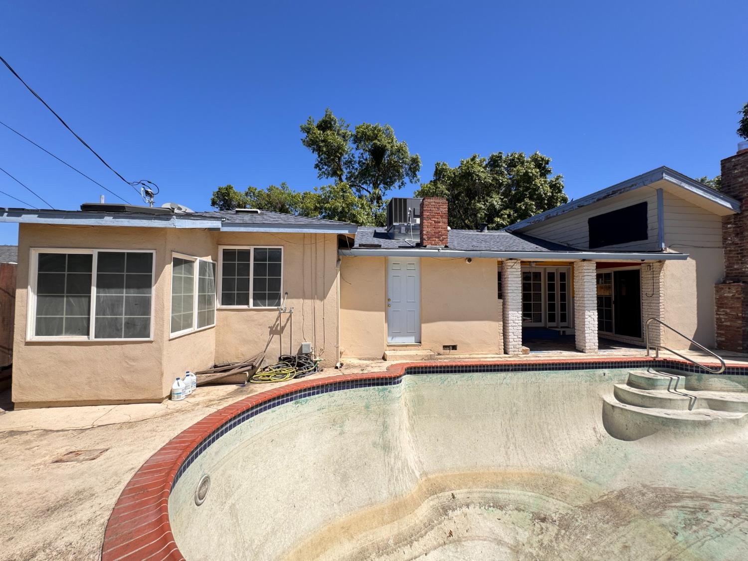 1422 Oakwood Dr, Modesto, CA 95350