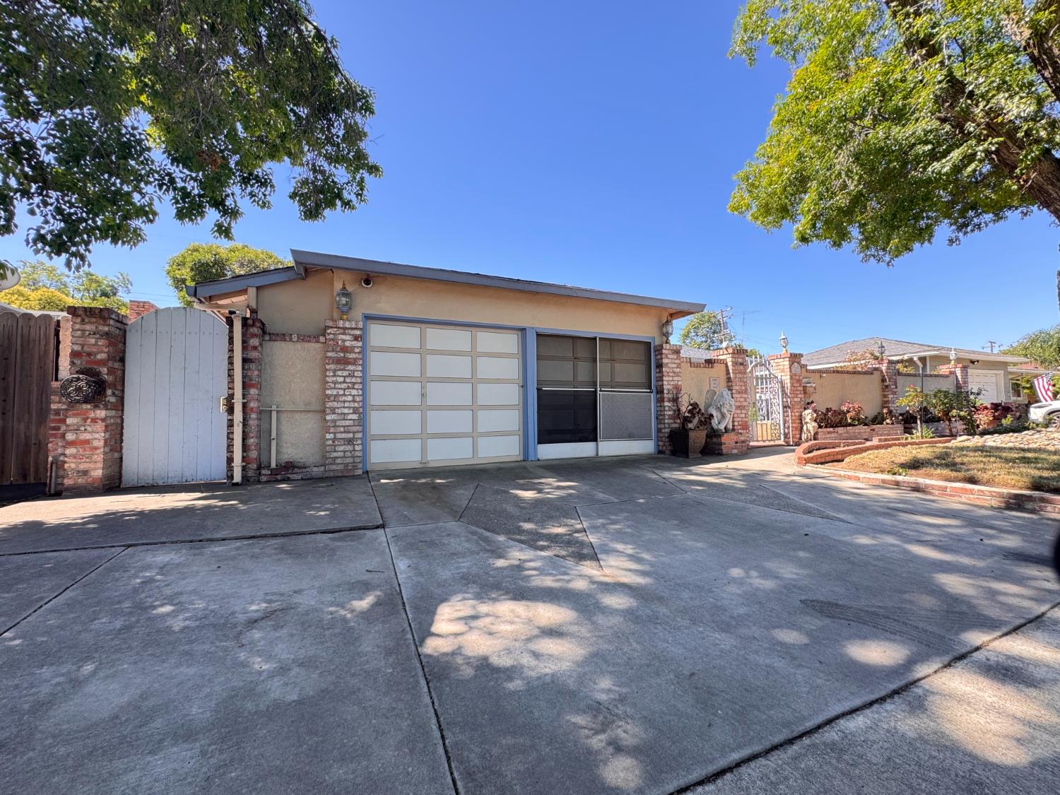 1422 Oakwood Dr, Modesto, CA 95350