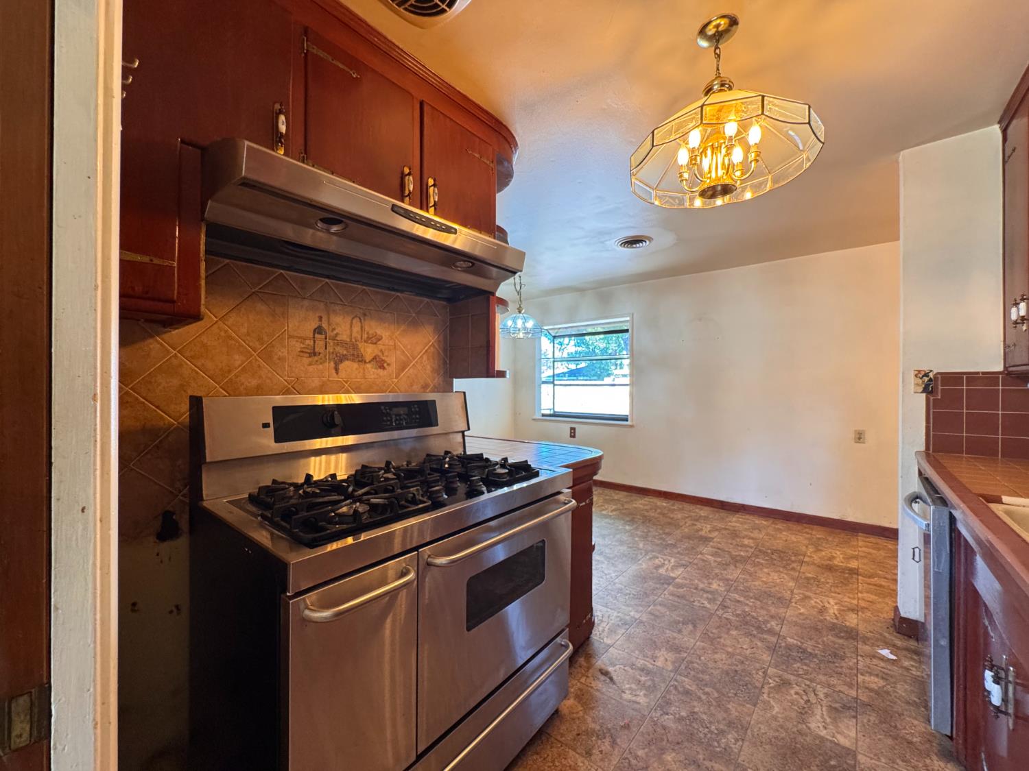 1422 Oakwood Dr, Modesto, CA 95350