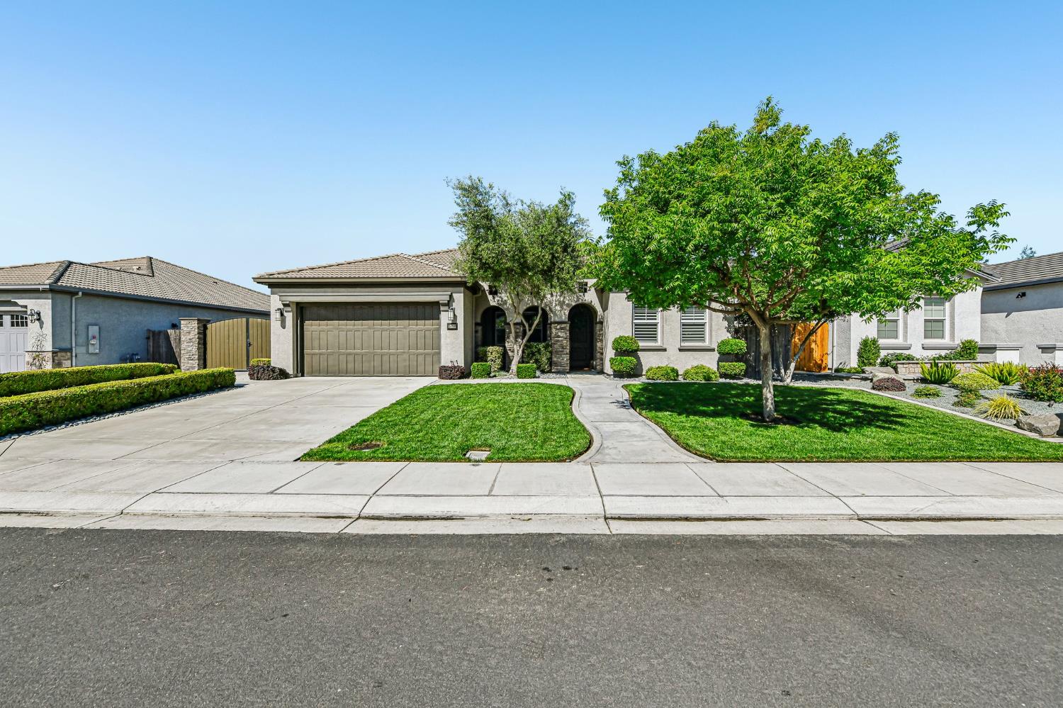 2423 Finchwood Landing Ln, Manteca, CA 95336