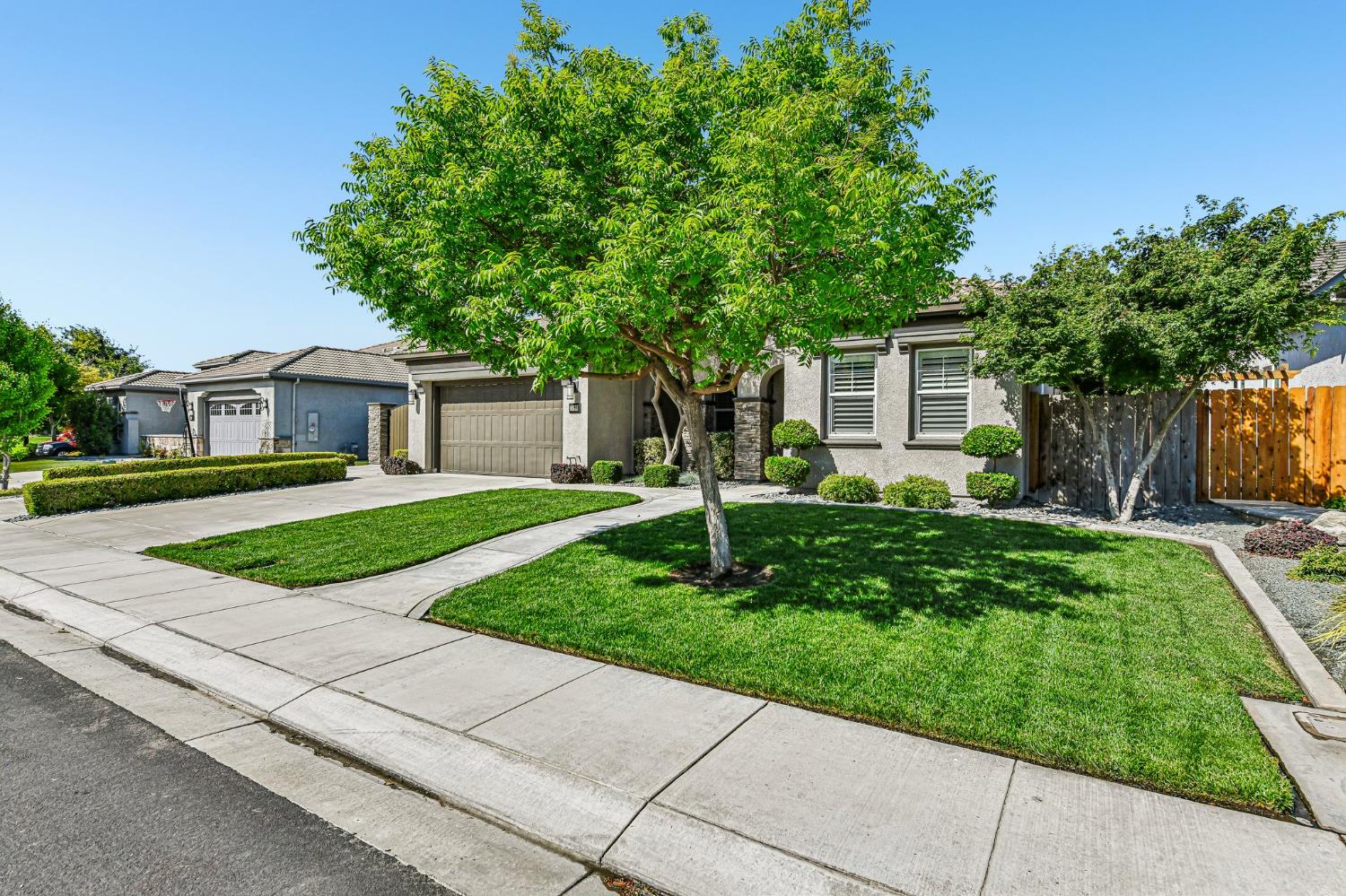 2423 Finchwood Landing Ln, Manteca, CA 95336