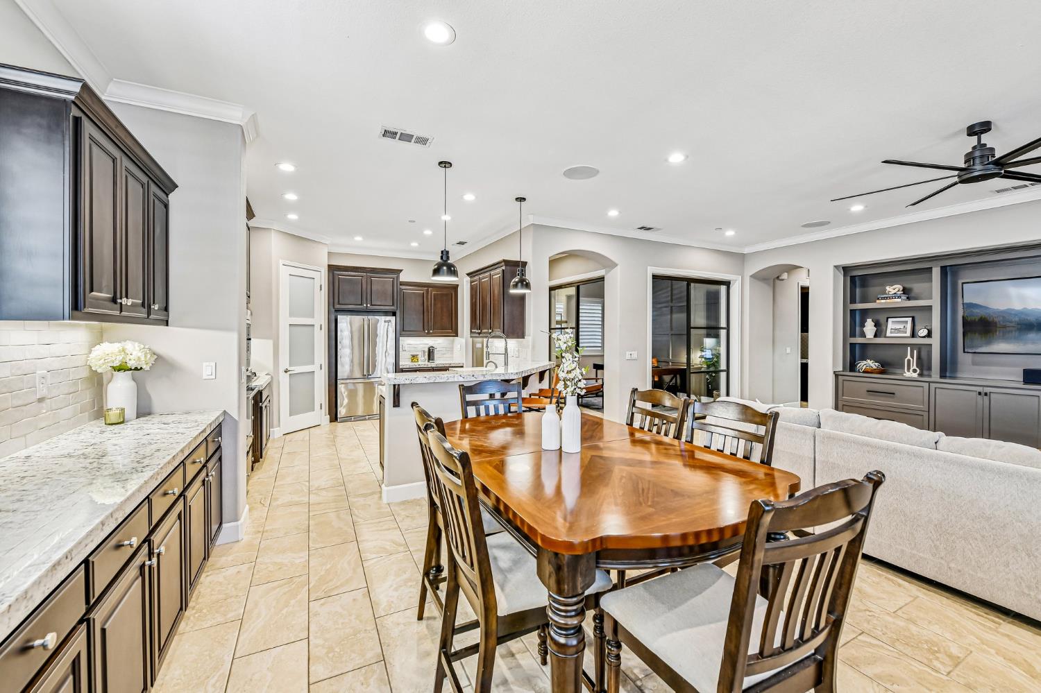 2423 Finchwood Landing Ln, Manteca, CA 95336